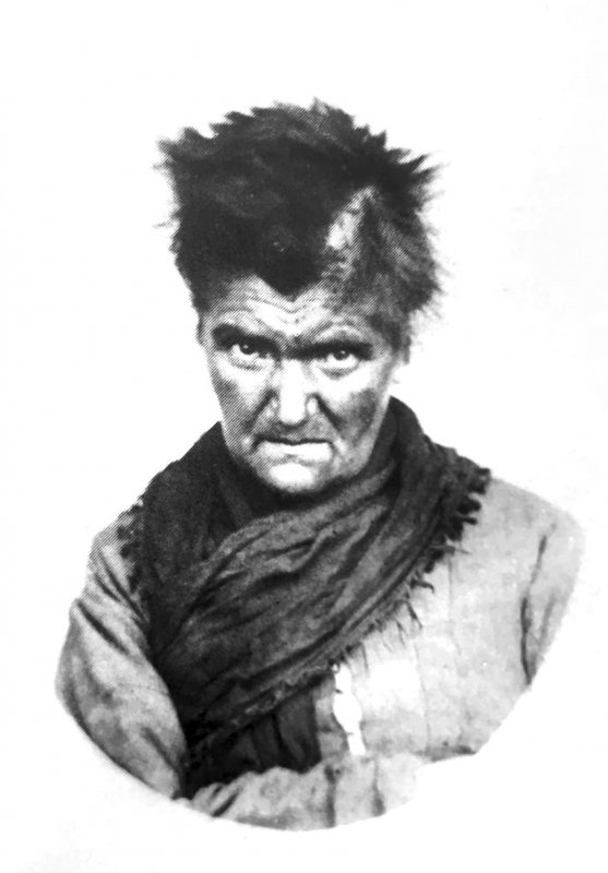 Dans ce portrait d’une femme internée à l’asile de Rodez dans l’Aveyron on devine la robe de bure et le fichu