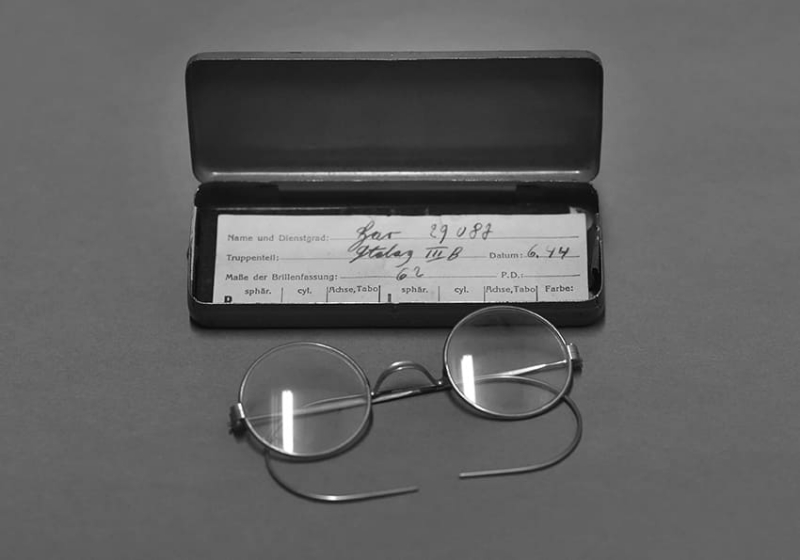 Lunettes fournies à Serge Bac pendant son emprisonnement au Stalag III-B, Allemagne, 1940-1945