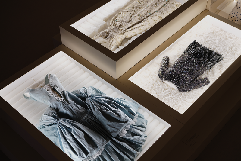 Exposition Des robes, au-delà du temps, Maison Balenciaga, Journées du patrimoine 2022, siège de Kering, Paris.